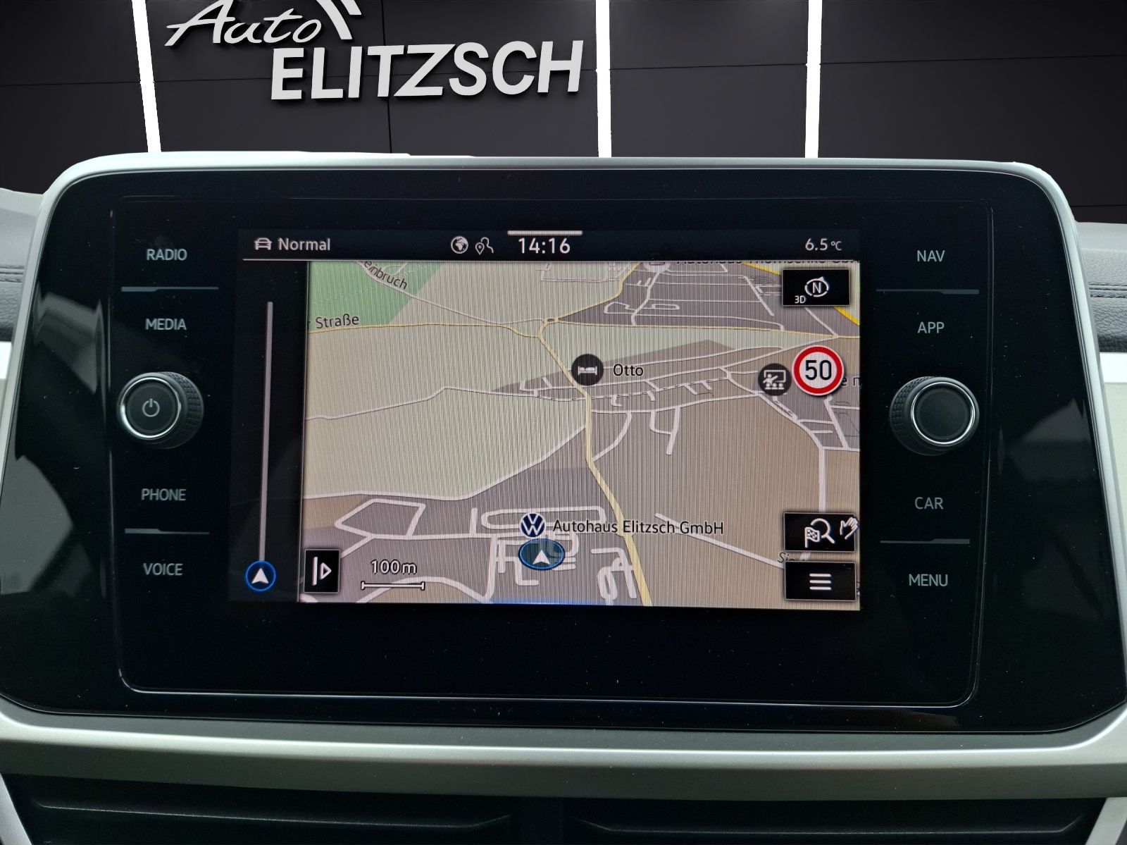 Fahrzeugabbildung Volkswagen T-Roc Move Matrix Navi AID ACC RFK SH LM