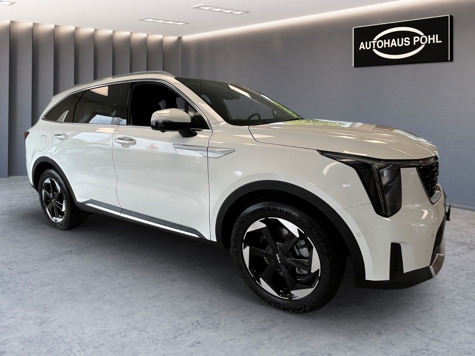 Fahrzeugabbildung Kia SORENTO PE 1.6T PHEV AWD PLAT NAP PR GD