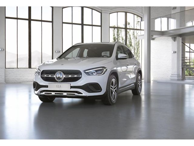 Mercedes-Benz GLA 200 d Progressive Navi LED AHK STH Ambi 18''