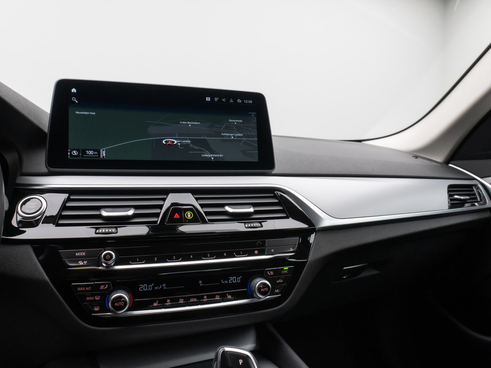 Fahrzeugabbildung BMW 530i Lim.DAB CockPitPro PDC Sitzhzg Alarm LED