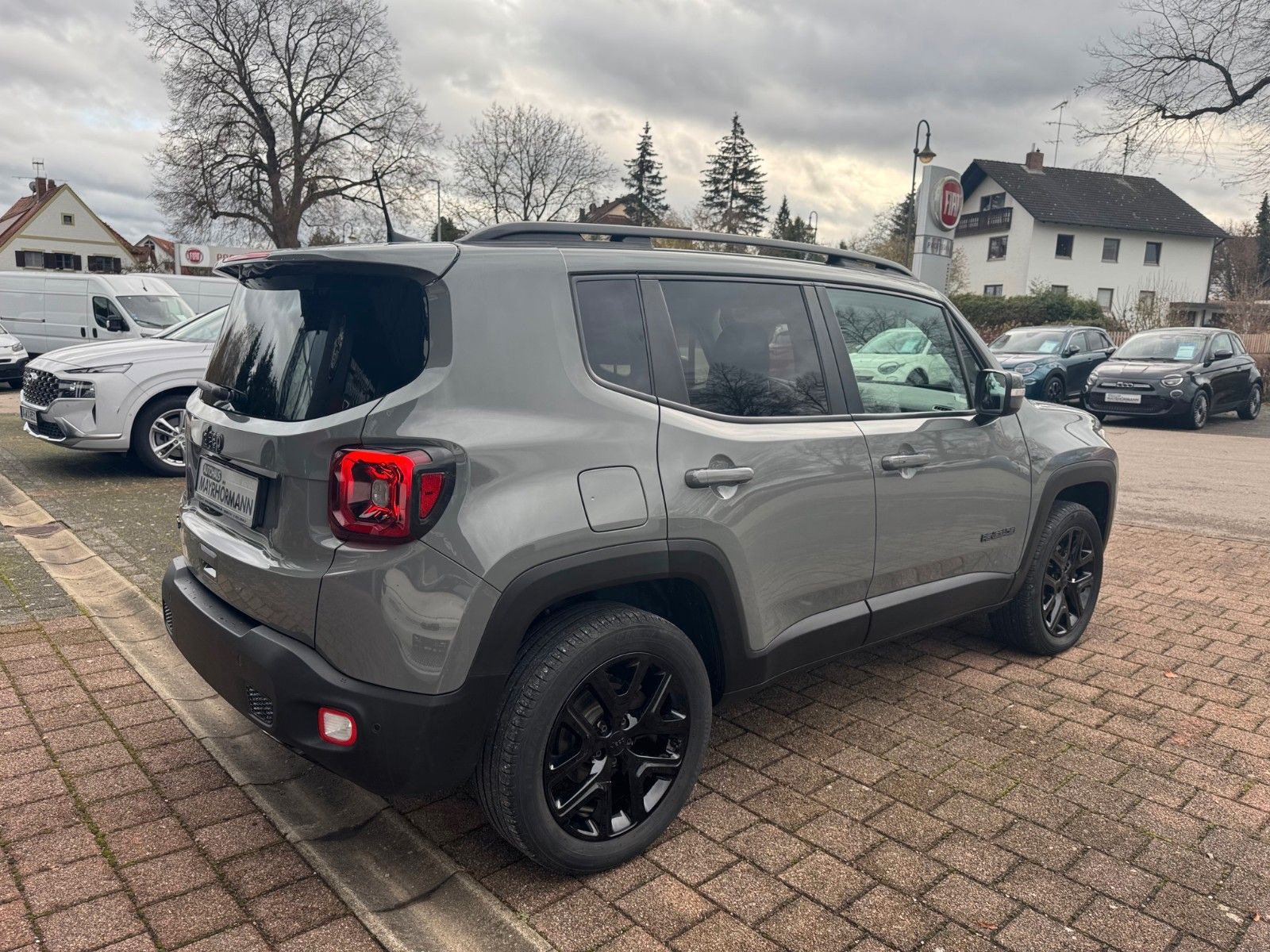 Fahrzeugabbildung Jeep Renegade Limited 2,0L  4x4  KAMERA LED SITZHEIZ.