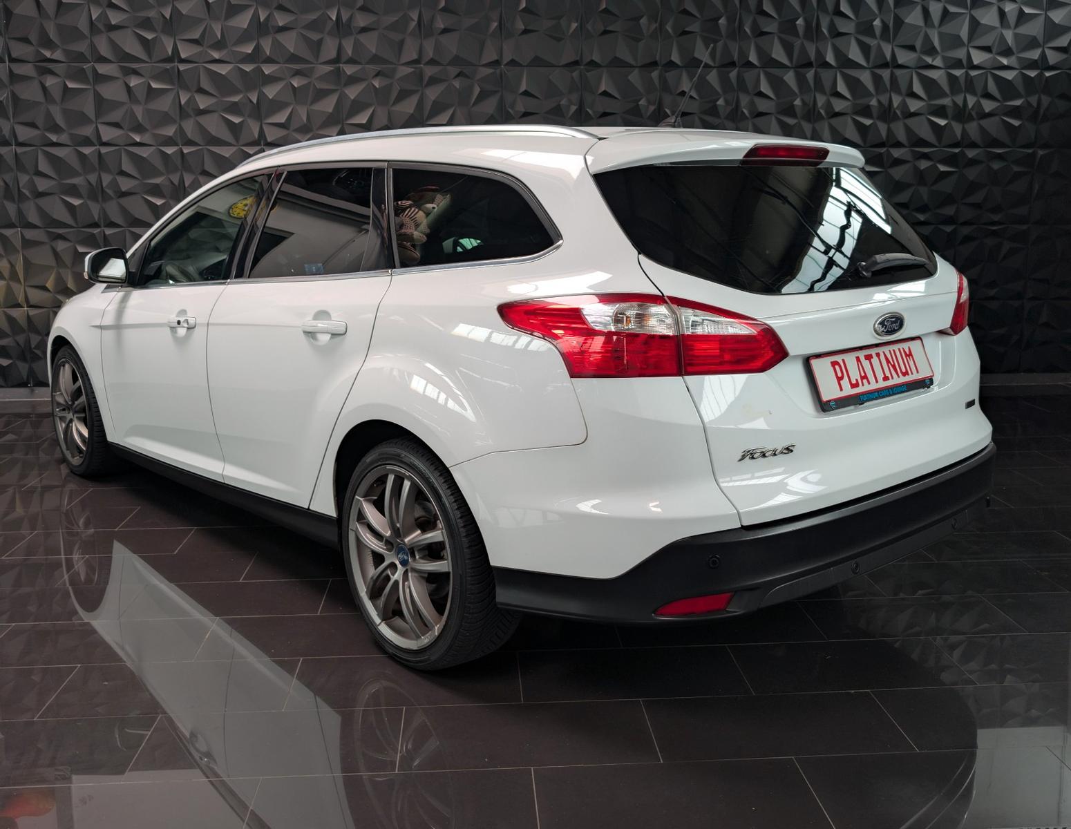 Ford Focus 2012 — photo 5
