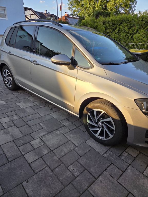 Image of Volkswagen Golf Sportsvan
