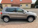 Volkswagen Tiguan 2.0 TDI wenig KM, mit AHK, Xenon, N... - Volkswagen Tiguan aus 2011: TDI