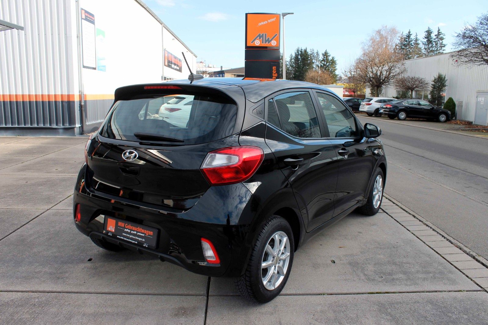 Fahrzeugabbildung Hyundai i10 Select TEMPO ABS eCall BT DAB FLA MFL