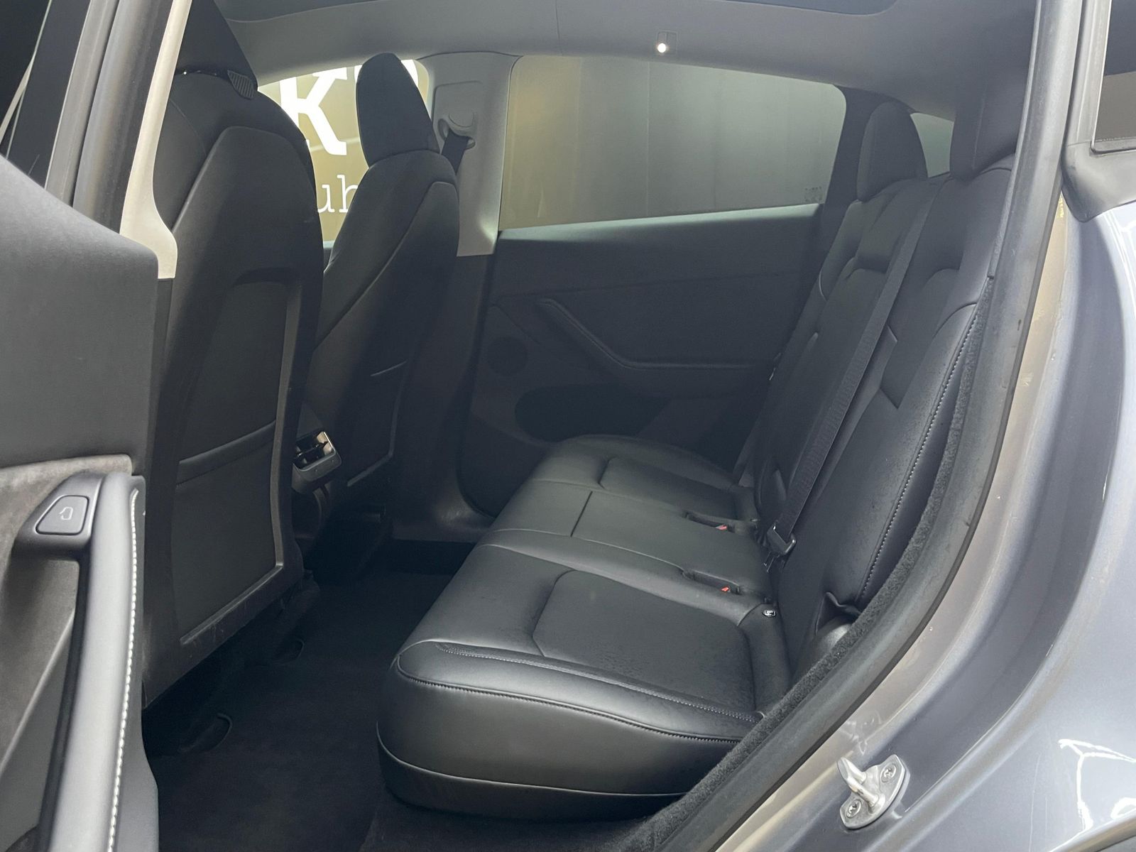 Fahrzeugabbildung Tesla Model Y Long Range Perform AWD+AHK+PANO+LED+ACC+