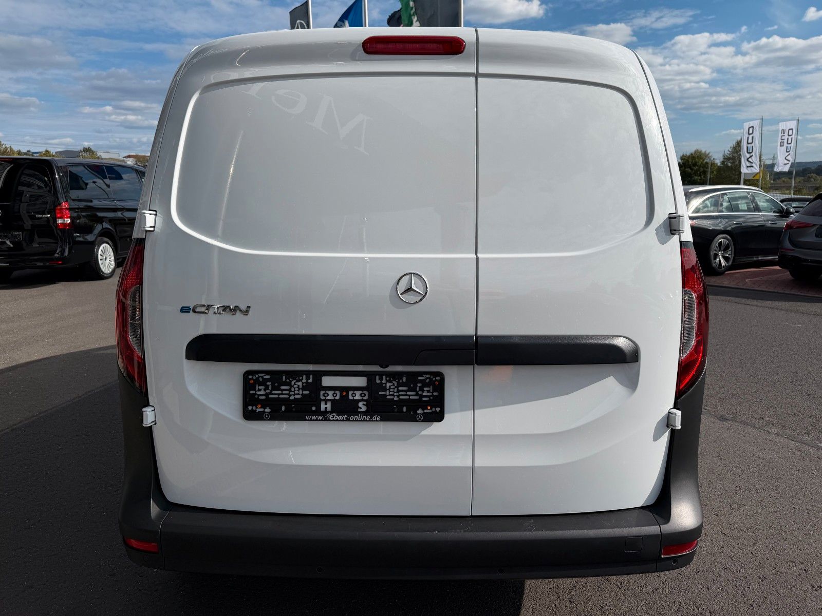 Fahrzeugabbildung Mercedes-Benz eCitan Klimaautomatik Kamera MBUX Navi