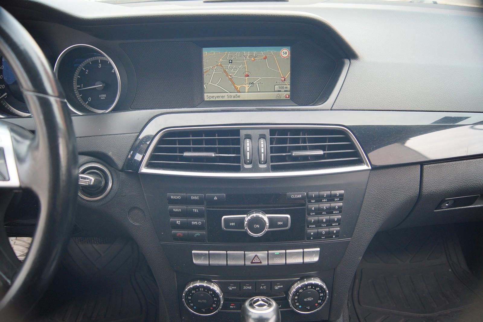 Mercedes-Benz C180 2014 — photo 30