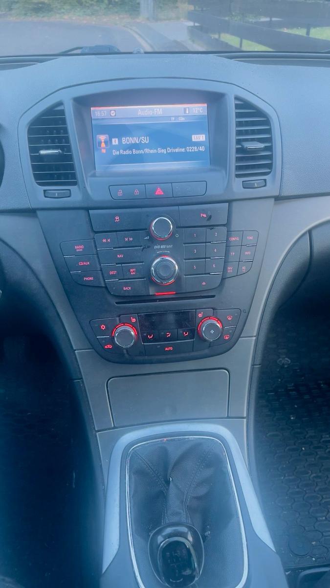 Opel Insignia 2009 — interior