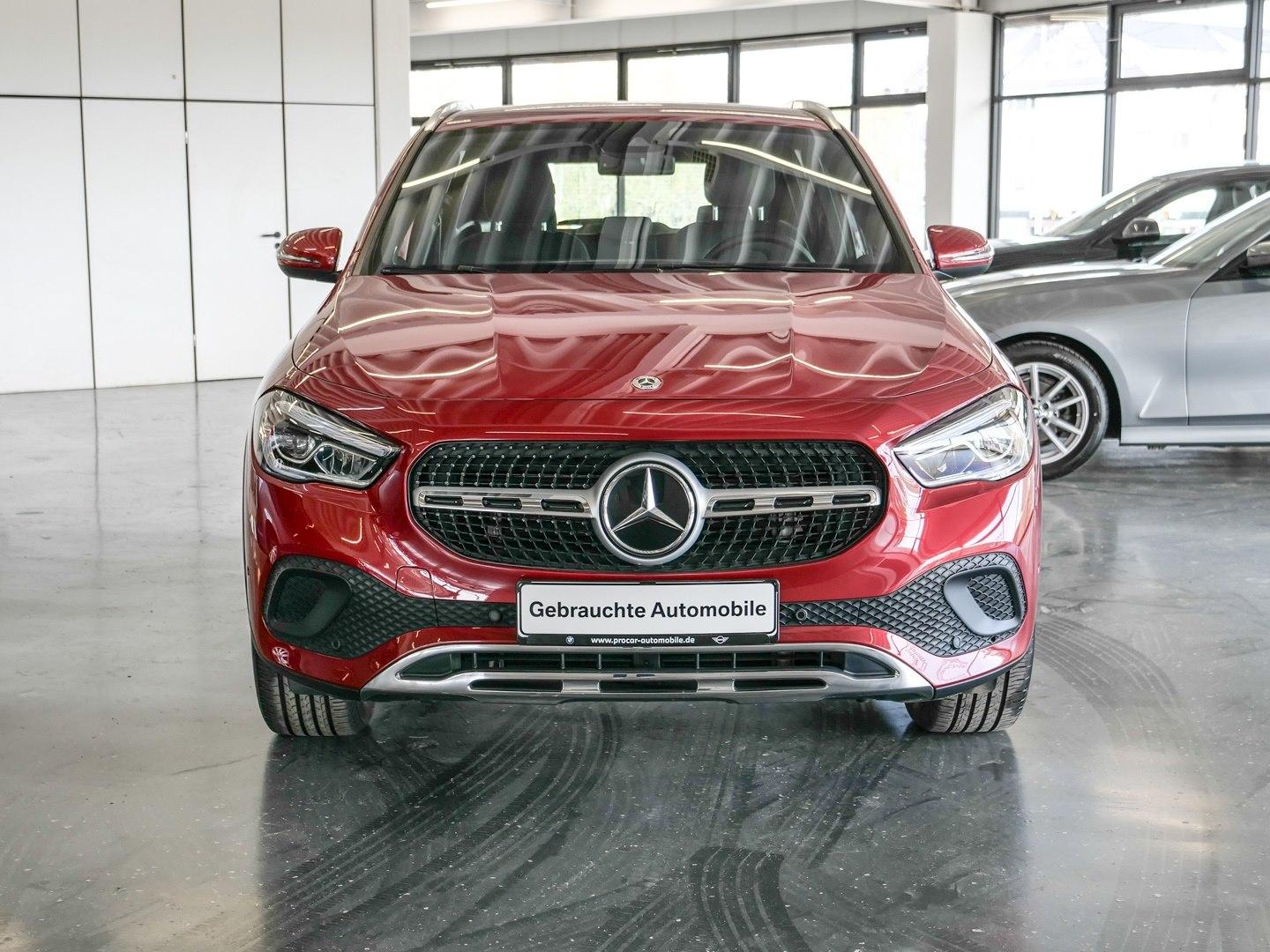 Mercedes-Benz GLA 180 Progressive Aut Nav LED PDC+RFK