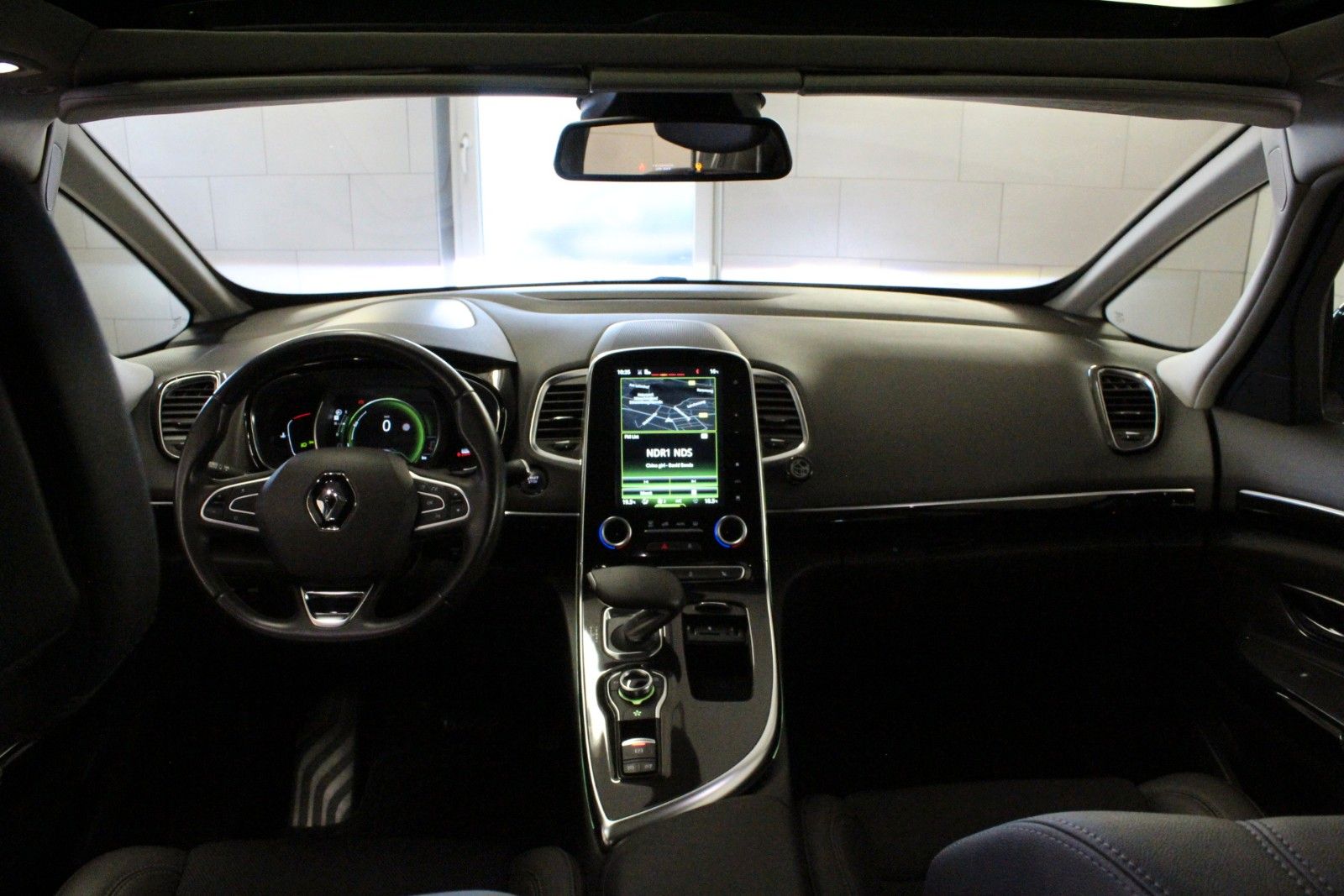 Fahrzeugabbildung Renault Espace ENERGY TCe 200 EDC Intens 7 Sitzer