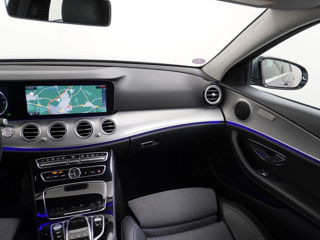 Mercedes-Benz E 350 e Avantgarde AHK Widescreen Sfeer verlicht