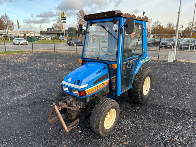 Iseki 3020 Traktor Allrad Kraftheber Zapfwelle Kabine