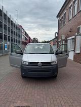 Volkswagen T5 Transporter, Caravelle - Volkswagen T5 Transporter in Bonn