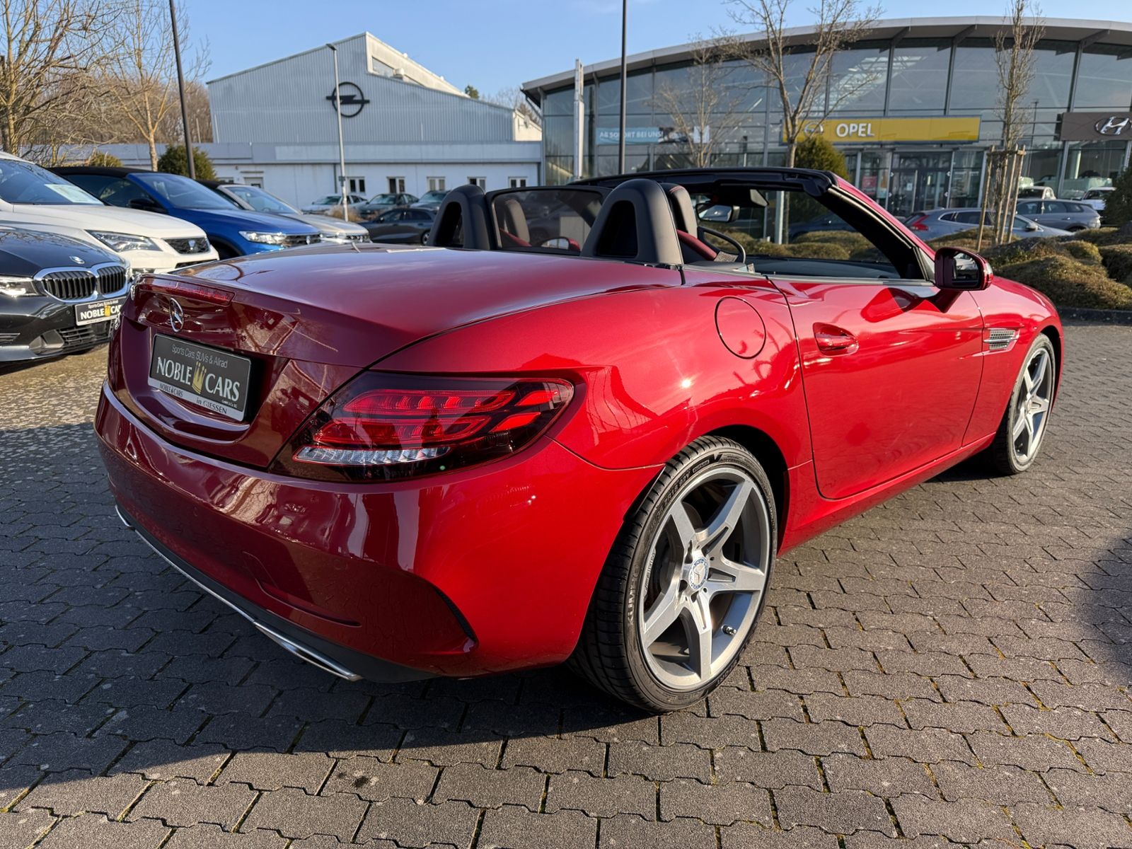 Fahrzeugabbildung Mercedes-Benz SLC 200 Roadster LED NAVI ALU