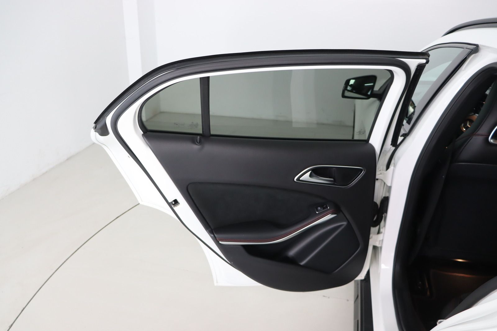 Fahrzeugabbildung Mercedes-Benz GLA 220 d AMG-line * LED * Navi * Pano