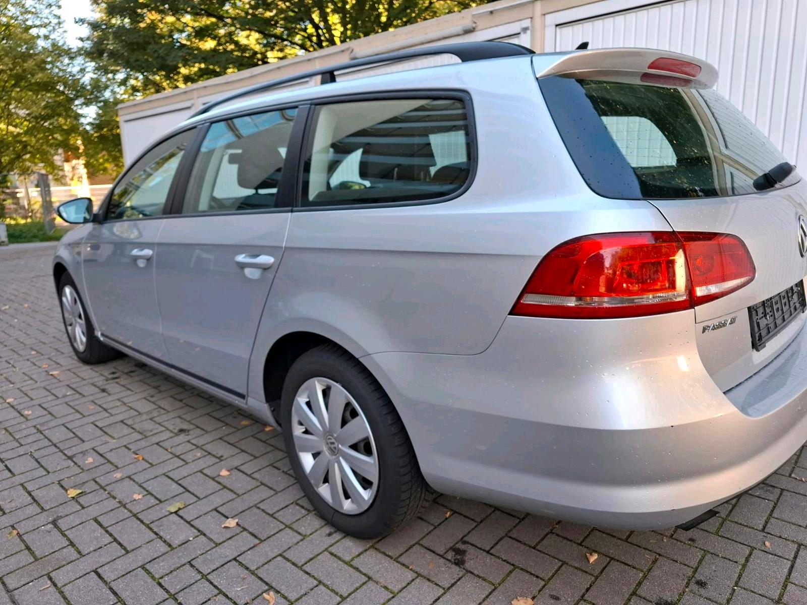 Volkswagen Passat 2011 — фото 7