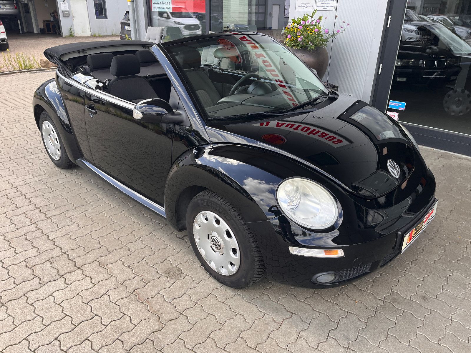 Fahrzeugabbildung Volkswagen New Beetle Cabriolet 1.4