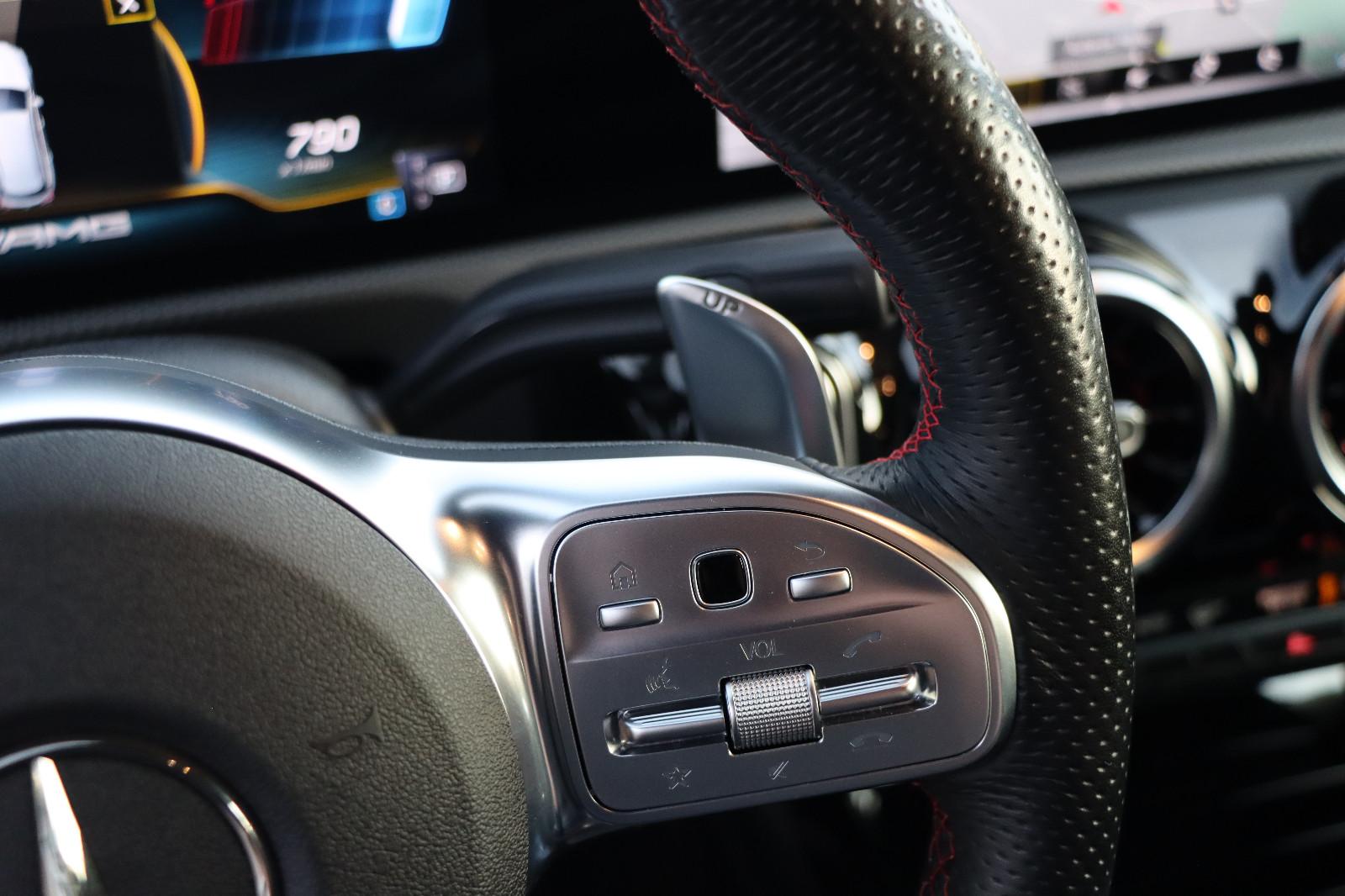 Mercedes-Benz CLA 35 AMG 4Matic l 1.HAND l 360° l