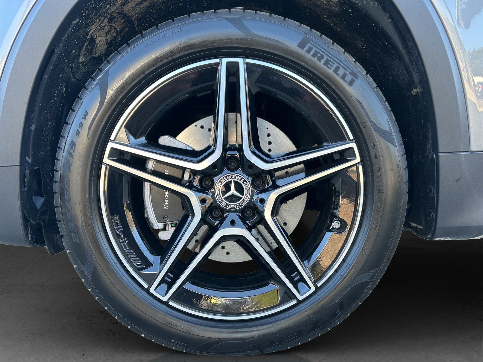 Fahrzeugabbildung Mercedes-Benz GLB 200 AMG 360° AHK KeyGo DISTRONIC Multibeam