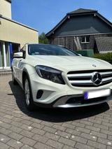 Mercedes-Benz Mercedes Benz GLA 180d mit Panoramadach & ... - Mercedes-Benz GLA 180 in Dortmund