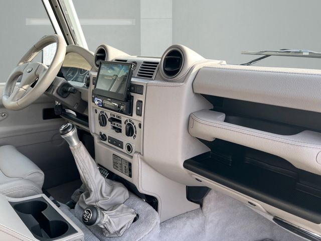Fahrzeugabbildung Land Rover Defender 110 2,2 TD4 Crew Cab Sonderumbau