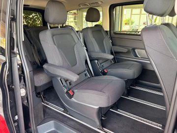 Mercedes V 220 - 7
