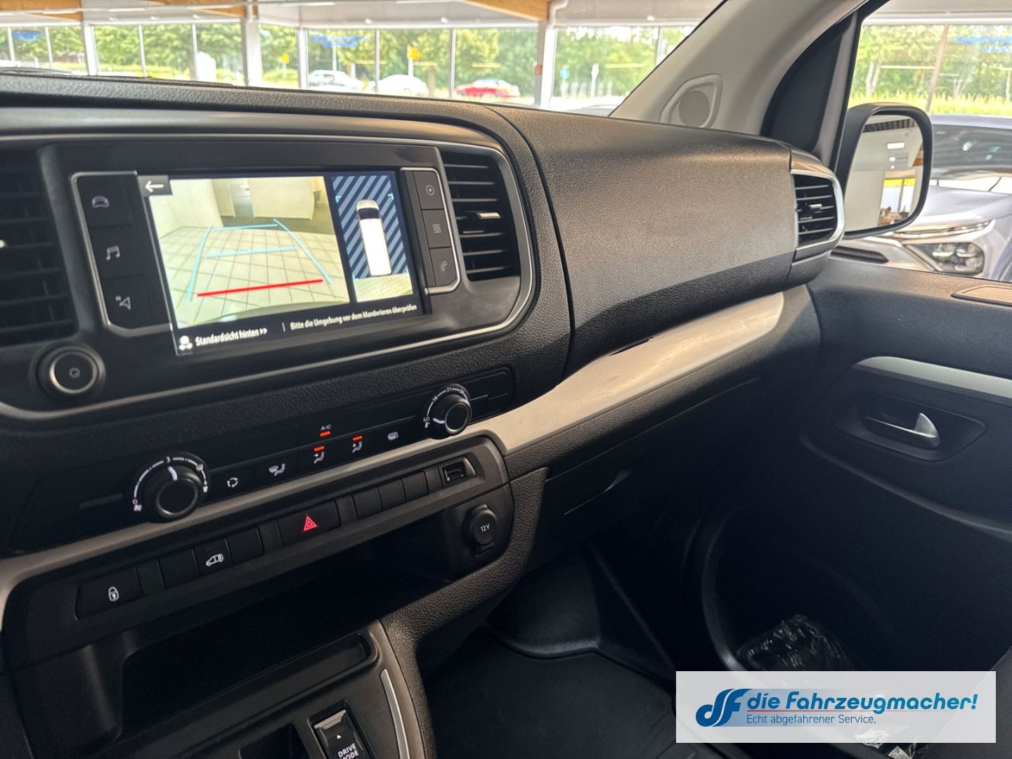 Fahrzeugabbildung Opel Vivaro Kasten -e Elegance L 75 kWh HUD Navi Appl