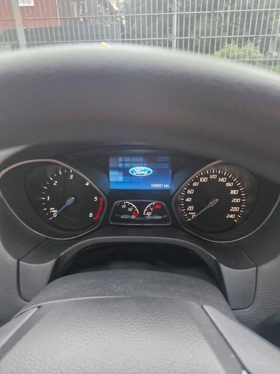 Ford Focus 2014 — photo 8