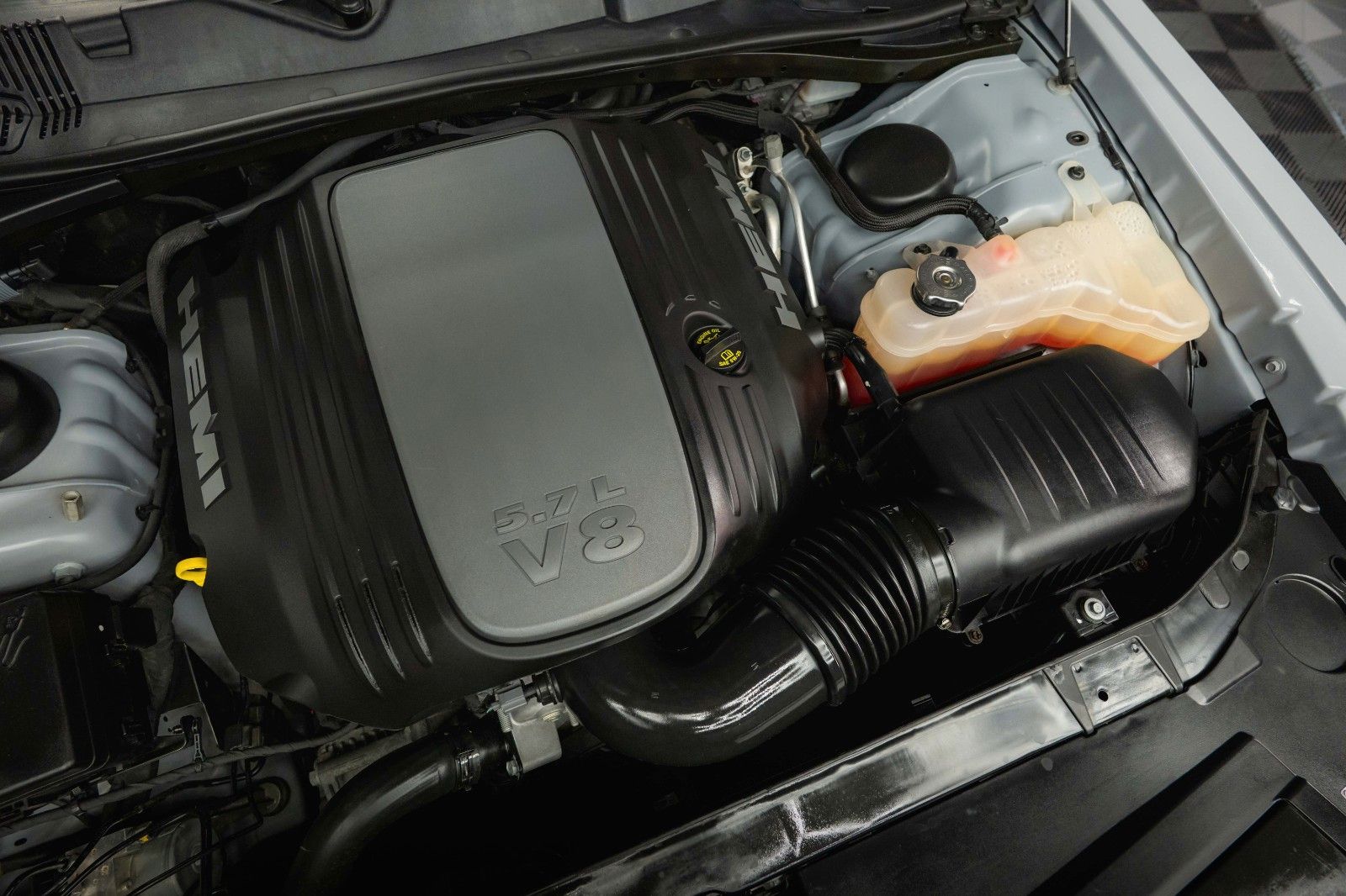 Fahrzeugabbildung Dodge Challenger 5.7 V8 R/T SRT Performance *LED*19%*