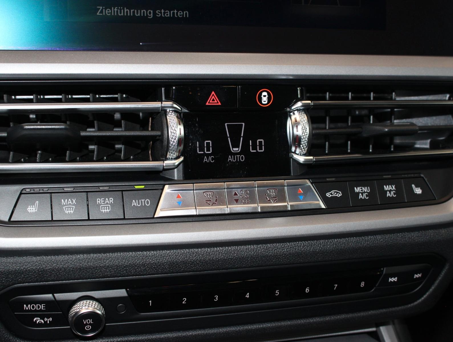 BMW 320i Advantage 1.Hand+GSD+CarPlay+Kamera+AHK
