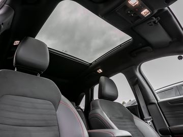 Ford Kuga 2.5 Plug-In Hybrid ST-Line X Winterpaket