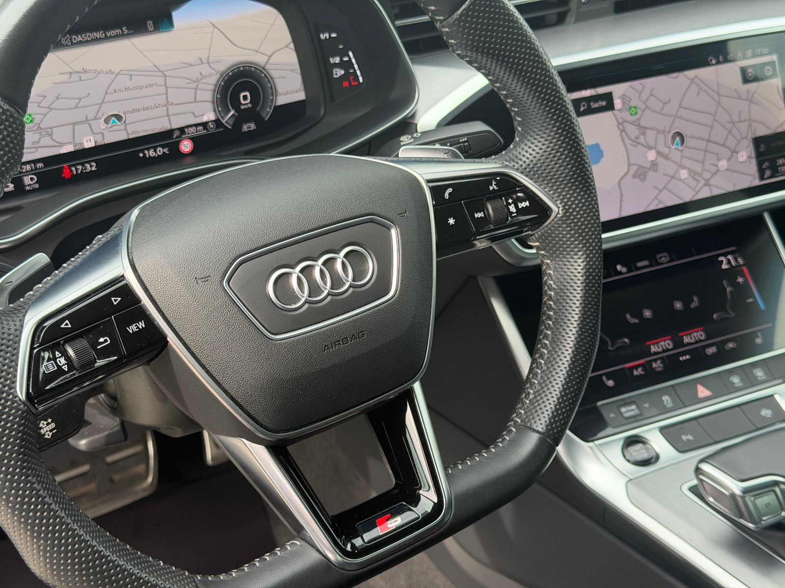 Fahrzeugabbildung Audi 55 TFSI e quattro S-Line/LEDER/Navi/LED/CarPlay/
