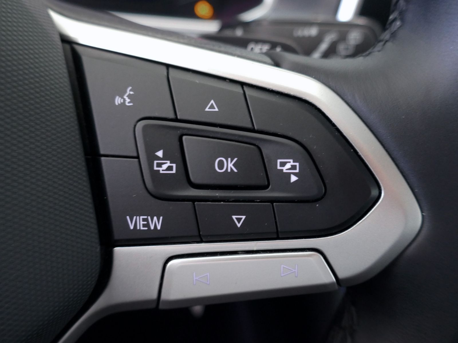 Fahrzeugabbildung Volkswagen T-Roc Style 2.0 TDI DSG | LED RFK ACC Navi