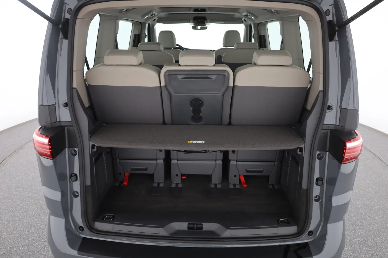 Volkswagen T7 Multivan 2.0 TSI DSG LED Navi AHK Panorama