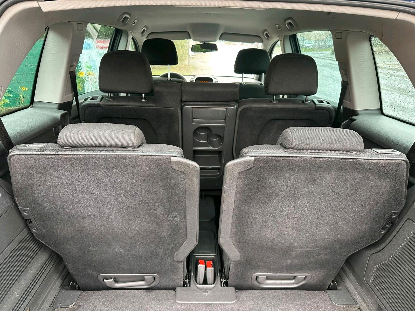 Opel Zafira 2010 — photo 8