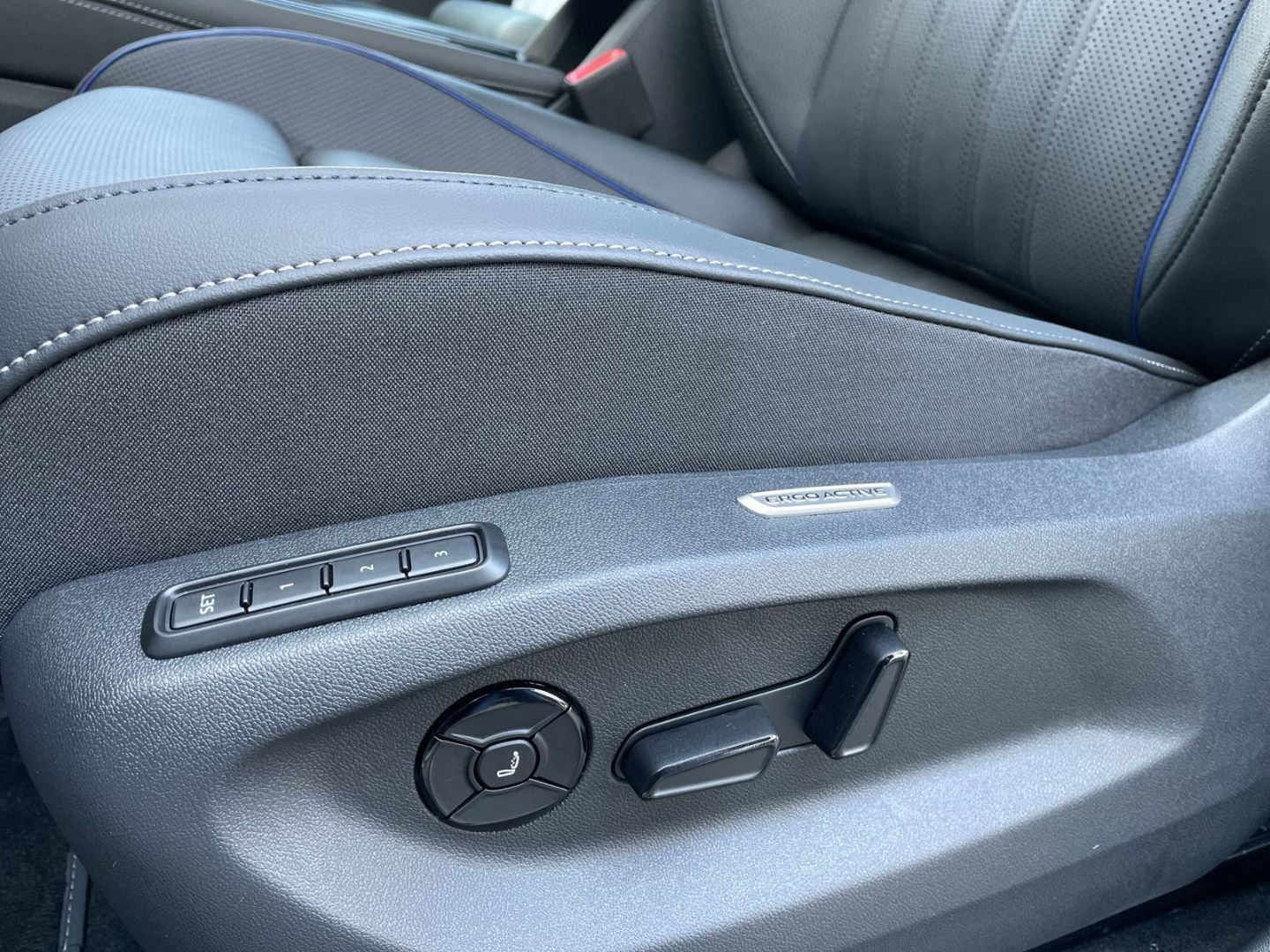 Tayron 1.5 TSI eHybrid DSG Black Style AHK/Pano