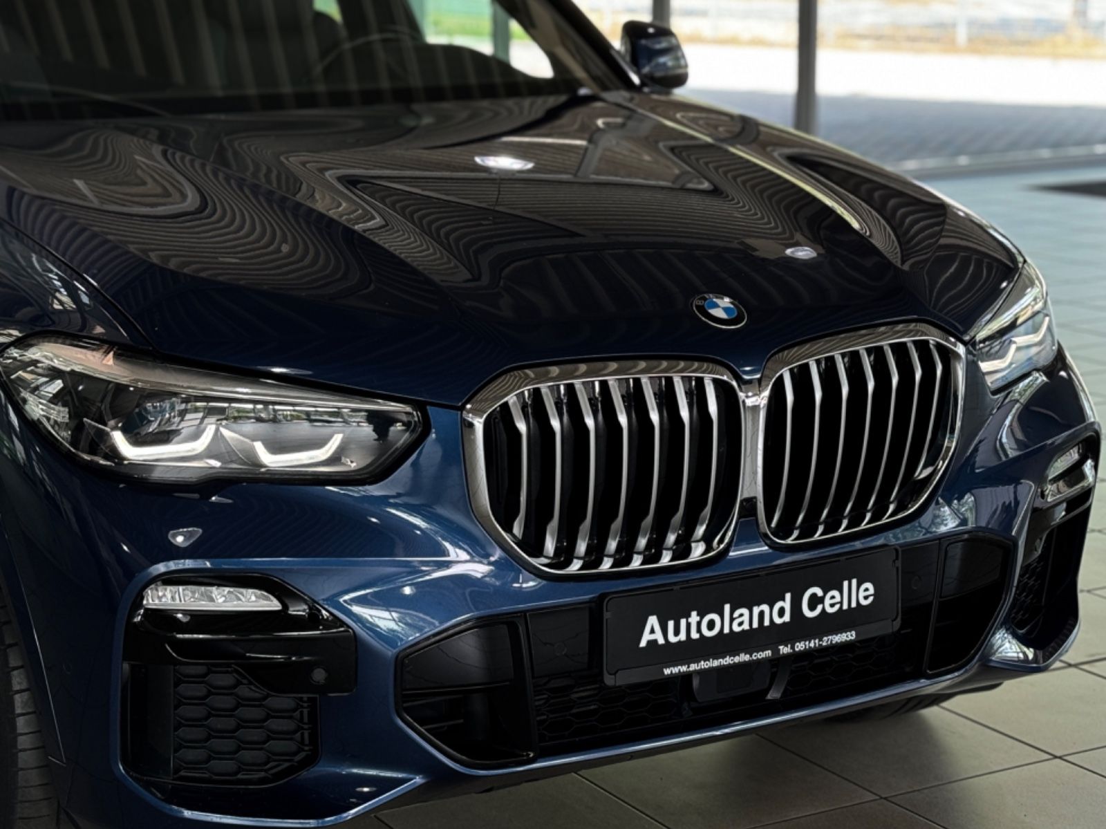 Fahrzeugabbildung BMW X5 xD30d M Sport Panoram Kamera HUD H/K DisplKey