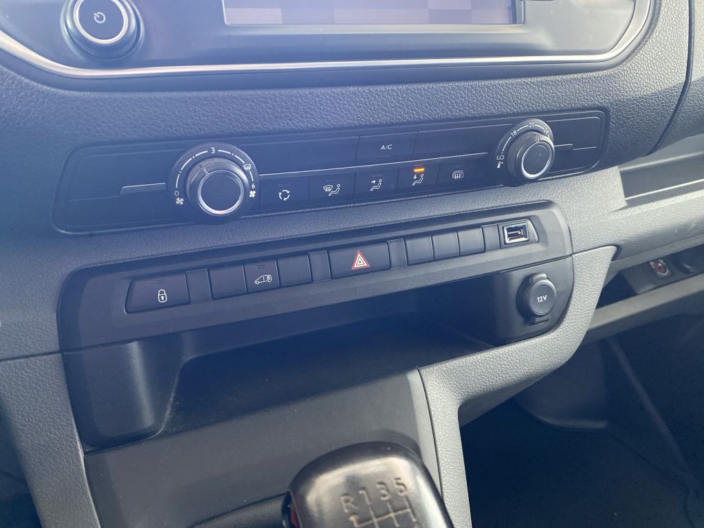 Fahrzeugabbildung Citroën Jumpy M BlueHDi 145 Club *NAVI*Rückfahrkamera*