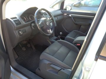 Bild 4 VW Touran Comfortline 1.4 140PS PDC NAVI SHZ BT TEM