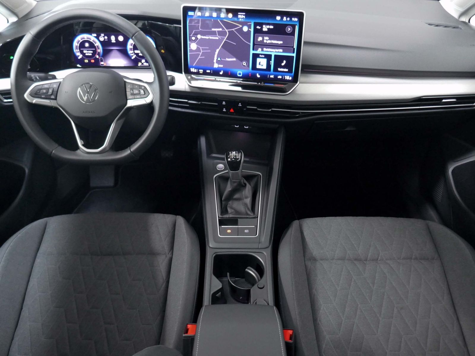 Fahrzeugabbildung Volkswagen Golf VIII Life 1.5 TSI | LED PDC ACC Navi