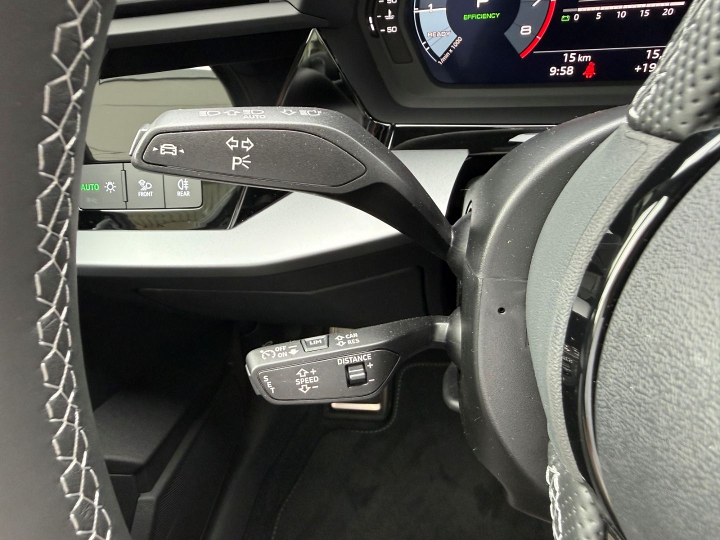 Fahrzeugabbildung Audi A3 TFSI Sportback S-Line Sport Pano Digi LED ACC