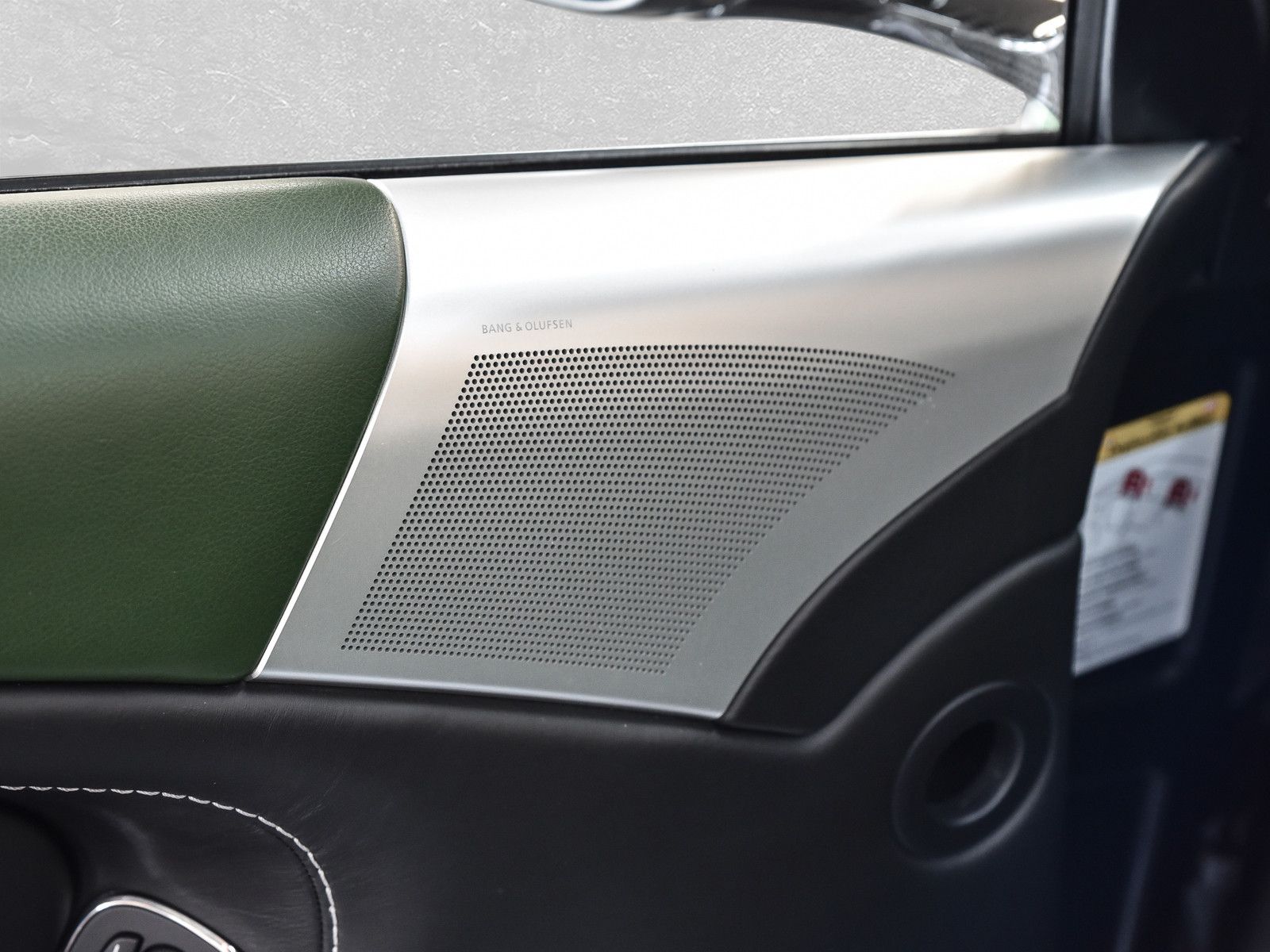 Fahrzeugabbildung Aston Martin DBS Volante - Exklusives Leder | 25000 Km !