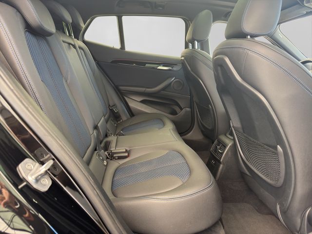 Fahrzeugabbildung BMW X2 sDrive 20d M Sport+LED+Pano+Kamera+Head-up