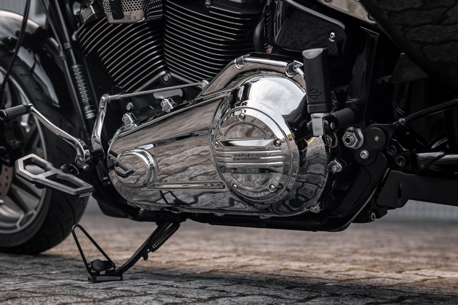 Fahrzeugabbildung Harley-Davidson FLSB Sport Glide Softail - JEKILL & HYDE STAGE 1