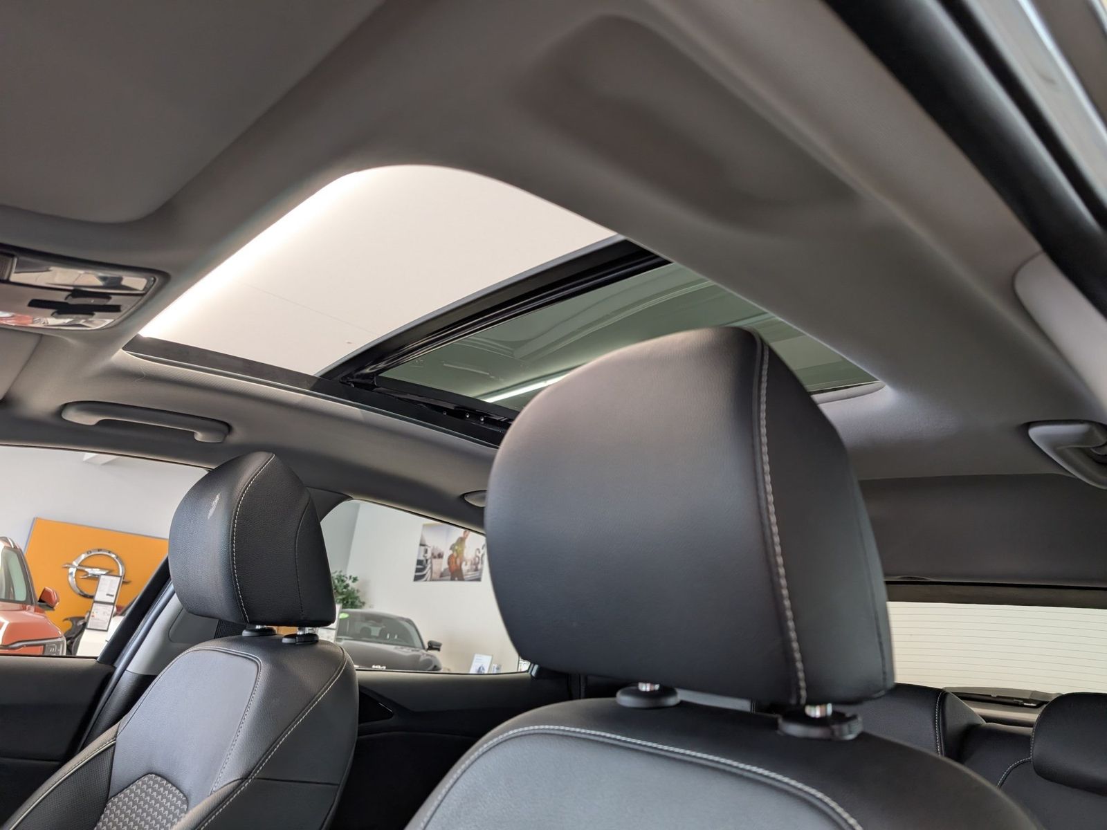 KIA XCeed 1.6D 48V Spirit Xclusive Glasdach – Bild 10