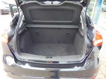 Bild 12 Ford Focus Lim. Trend