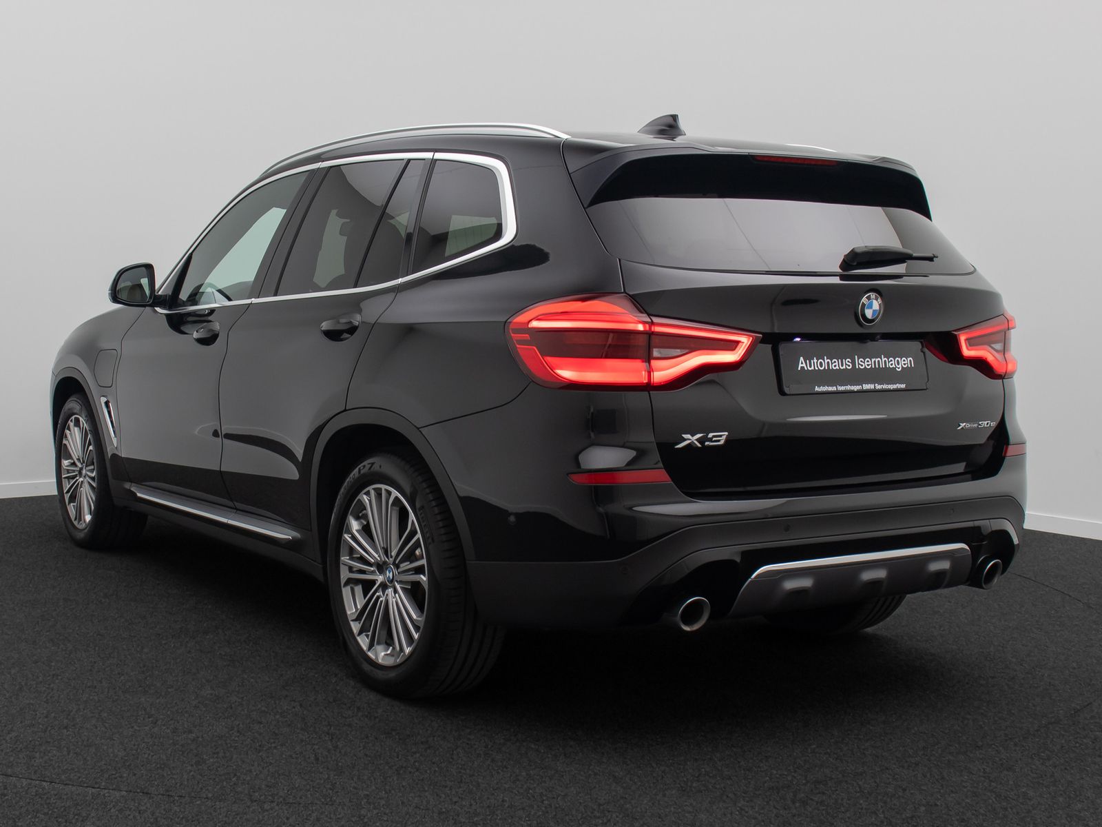 Fahrzeugabbildung BMW X3 xD30e LuxuryLine HUD 360&deg;Panorama HiFi 19Zoll