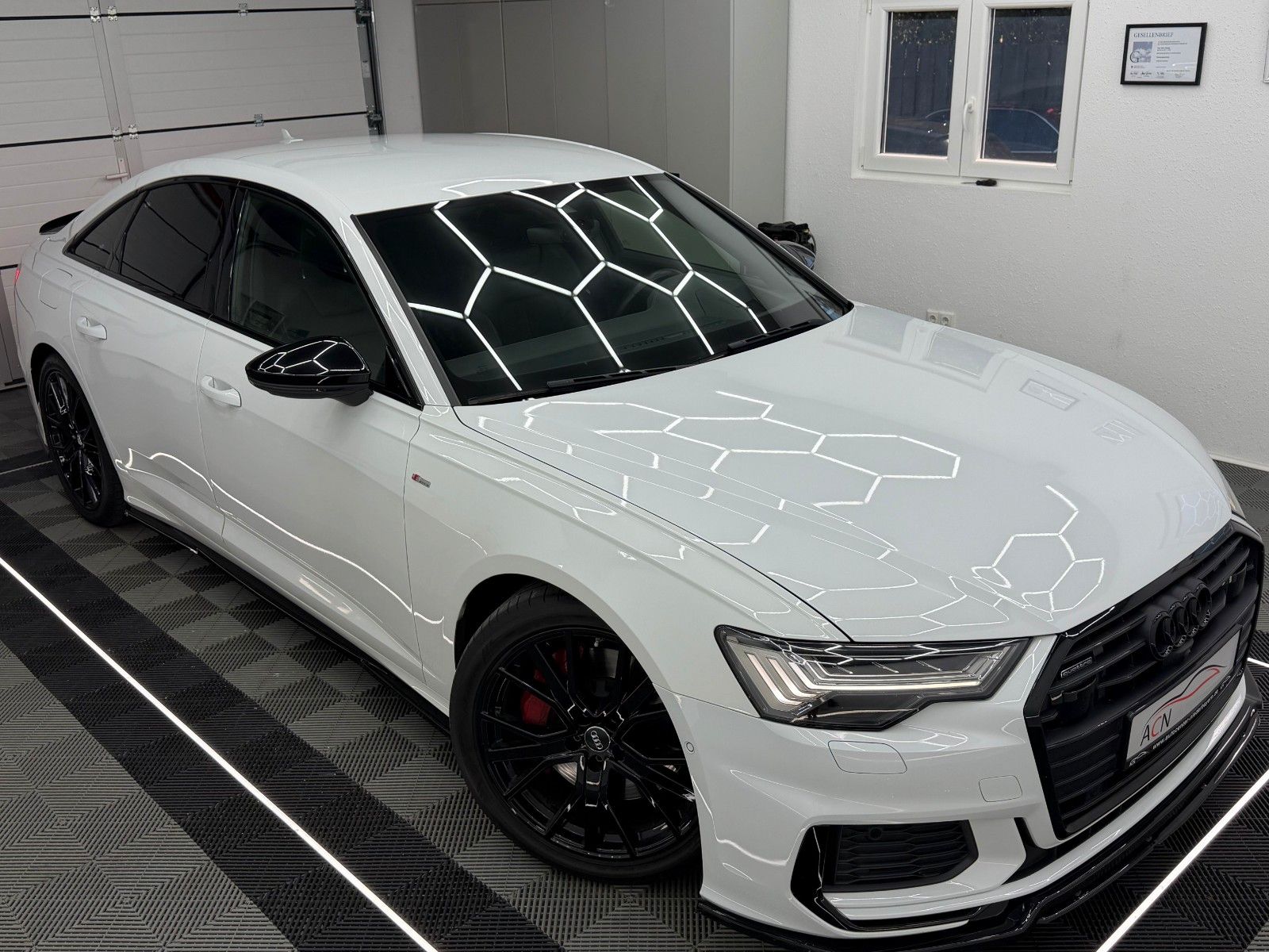 Fahrzeugabbildung Audi A6 Lim. 55 TFSI e Quattro/S6 OPTIK/STERNENHIMMEL
