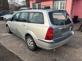 Ford Focus 1.8 Ghia - Ford Focus aus 2002: Ghia
